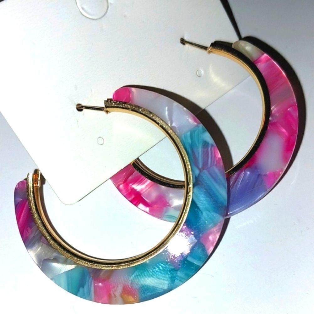 Super cute fashion hoop earrings